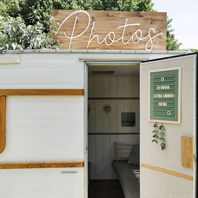 /component/ajax/?p=image&src=%7B%22file%22%3A%22images%2Frosalie-photobooth-caravane-champs-2.jpg%22%2C%22thumbnail%22%3A%22%2C%2C%22%7D&hash=8b75303d